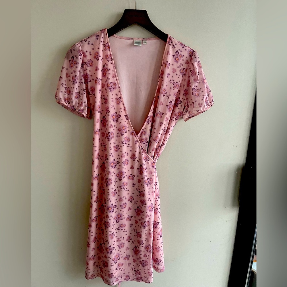 Stretchy pink floral mini wrap dress